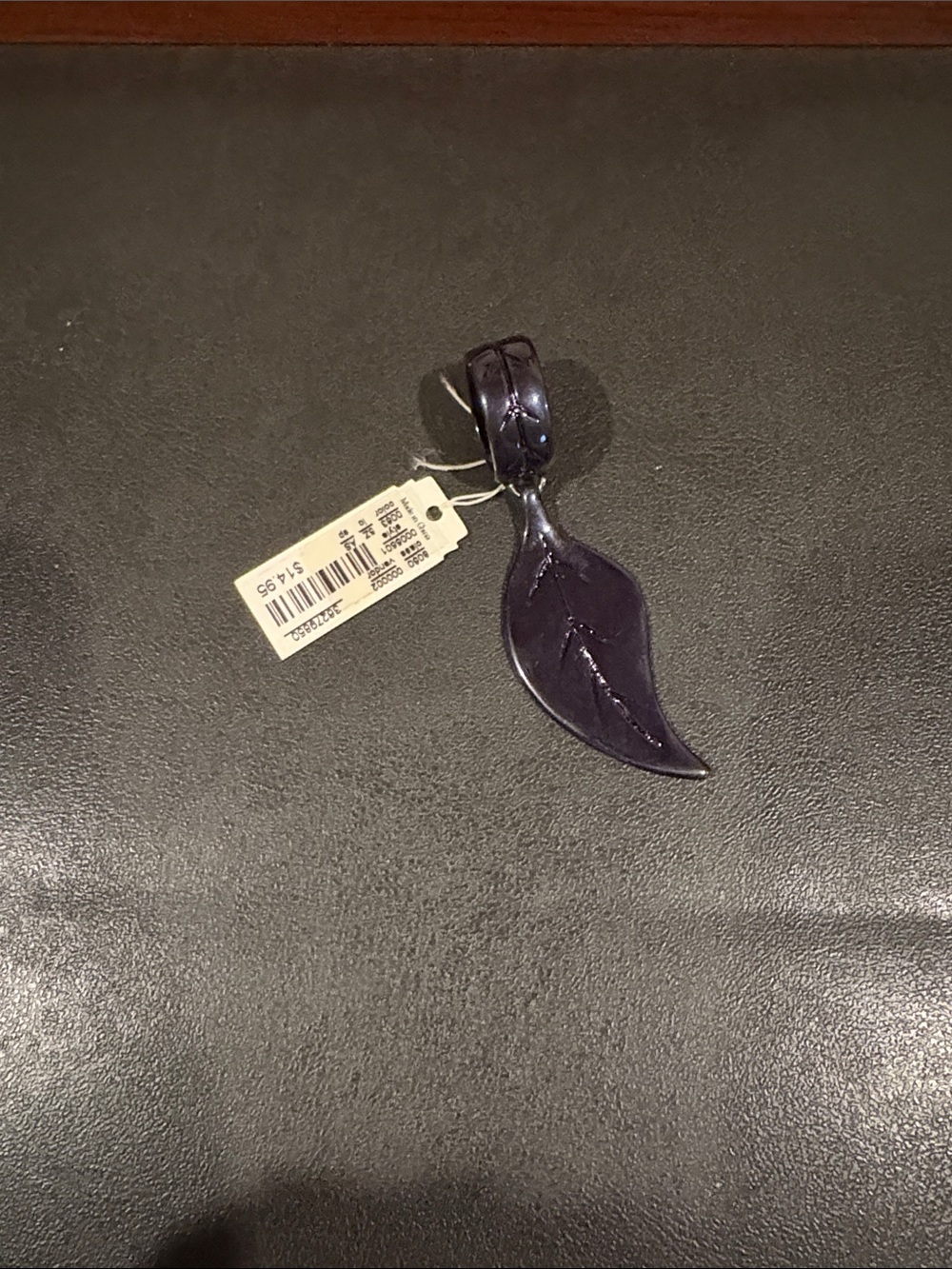 Leaf Scarf holder in Deep Purple